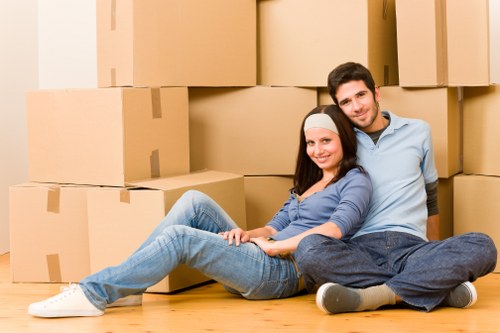 Wardrobe and fragile item boxes suitable for packing in Kennington