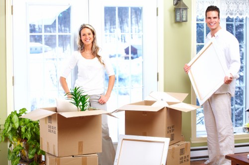Packing and unpacking service for homes and offices in Kennington