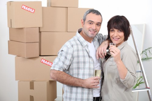 Local packing and boxes service support for homes and businesses in Kennington
